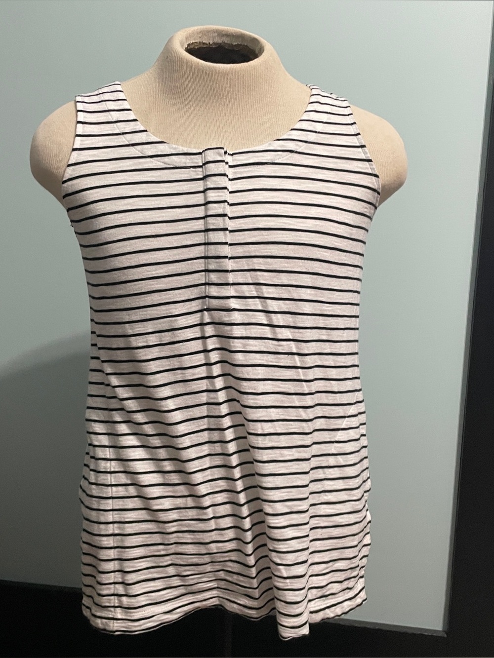 Chicos Size 1 Black and White Blouse Button top
